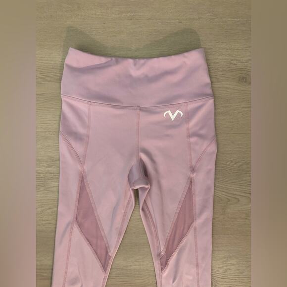 Women’s XS Valens full length leggings with mesh design on the legs - Picture 3 of 6